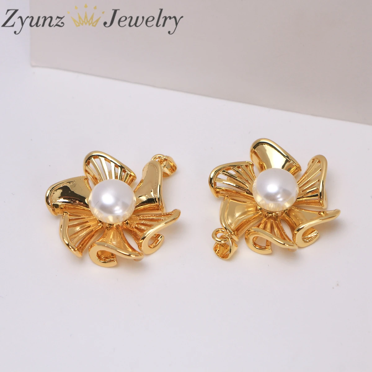 5Pcs, 18K Gold Plated Pearl Flower Pendant Charm for DIY Jewelry Finding Necklace Bracelet