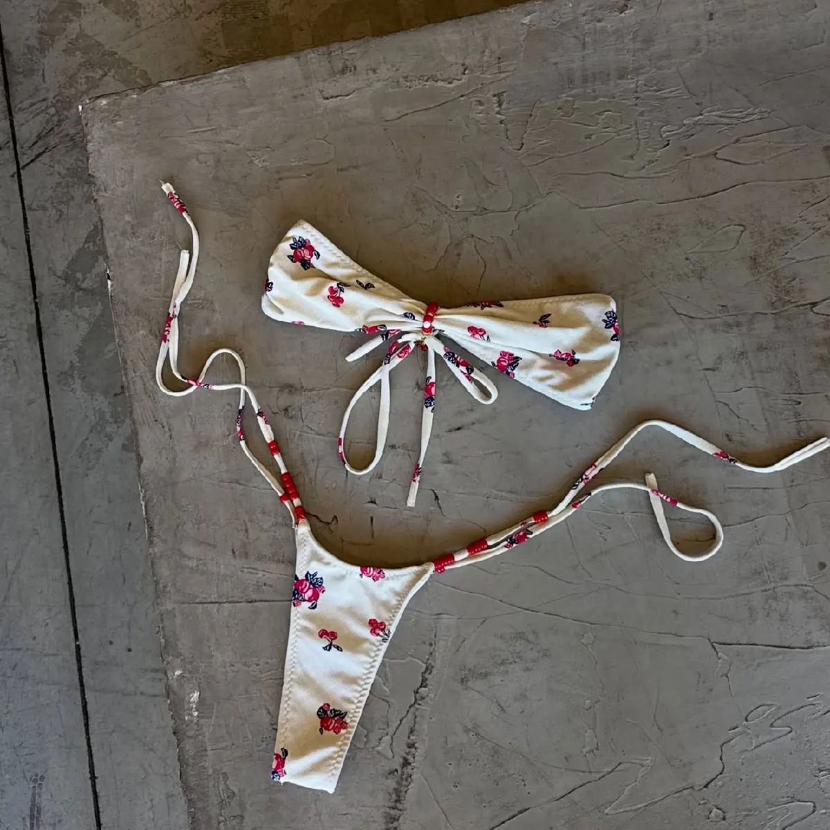 Traje de baño sexy con cuentas, traje de baño, trajes de baño con cuello halter, trajes de baño de dos piezas de pierna alta, ropa de playa, bikini