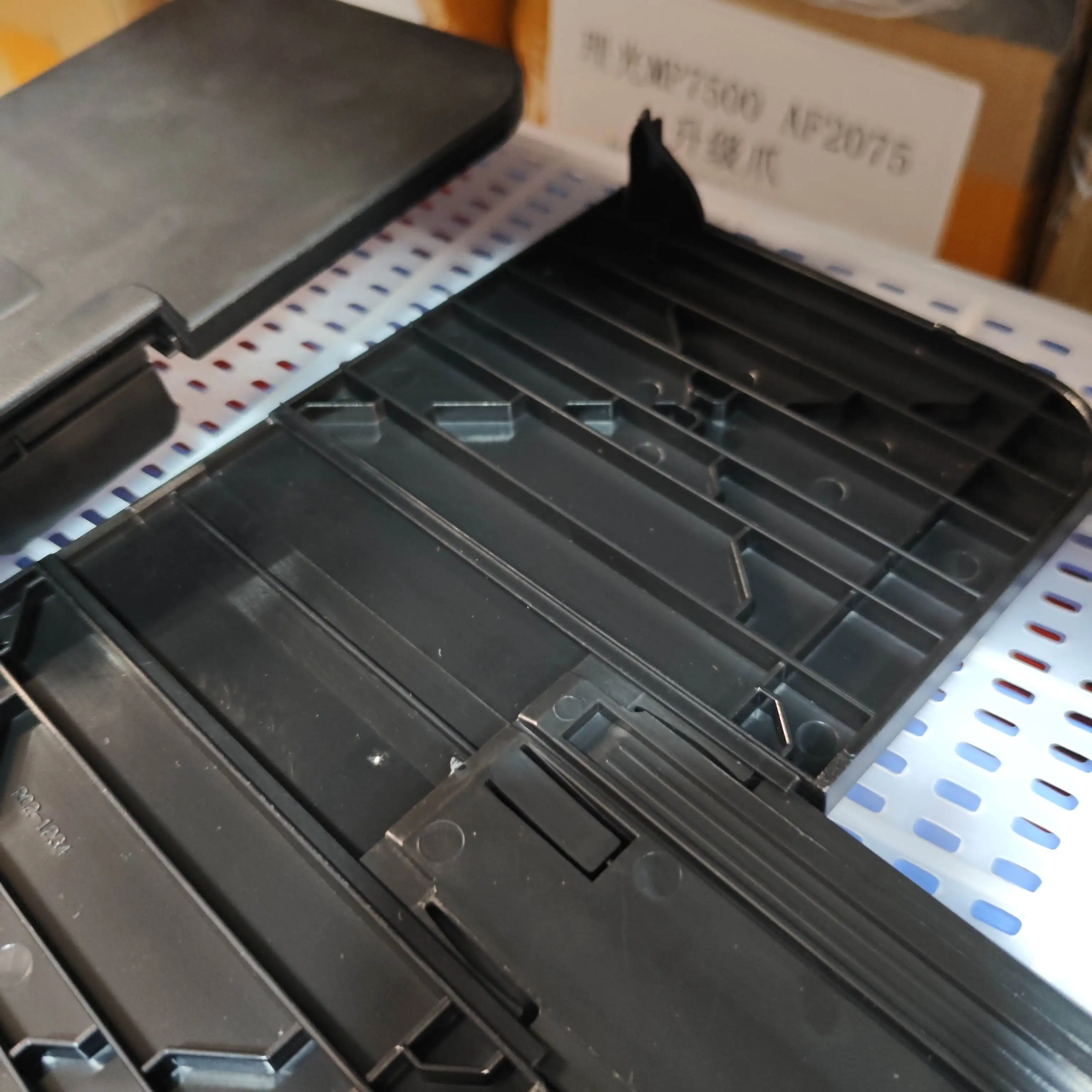 

10PCS RC2-1234 RC2-1211 PAPER DELIVERY TRAY ASSEMBLY for HP P1005 P1006 P1007 P1008 P1102 P1102w P1106 P1108 1102W