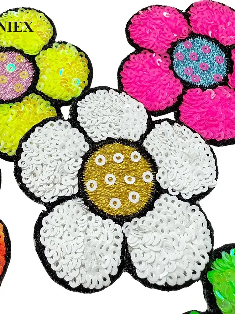 5 stks/partij 6 CM * 6 CM Shining Roze Groen Geel Blauw Oranje Pailletten Bloem Parch Voor Kostuum Jurk jas Ijzer Op Patch voor Kleding - afbeelding 2