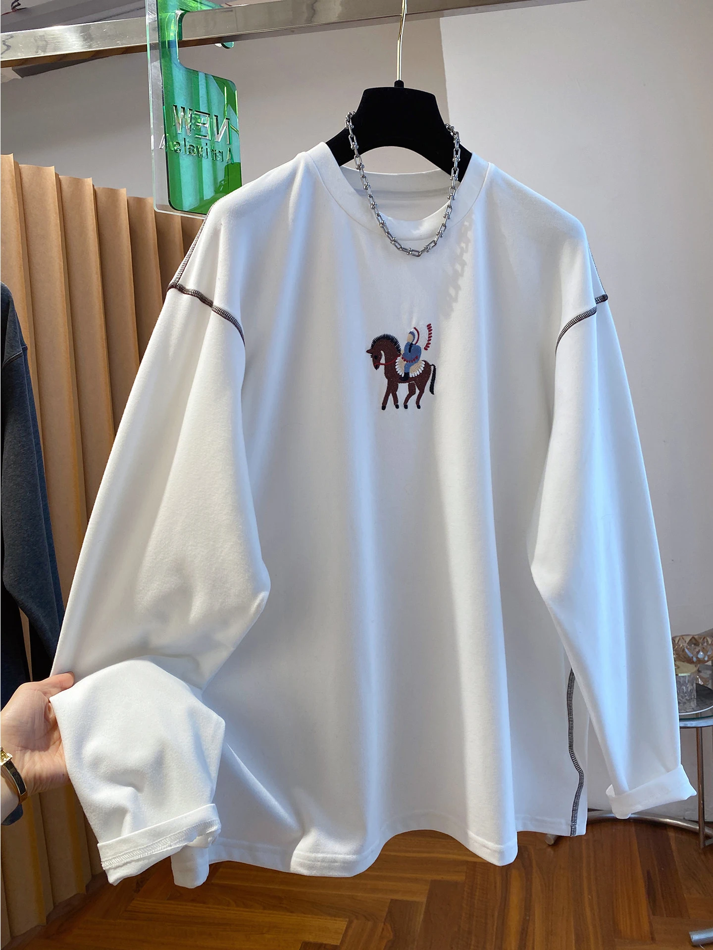 

Elegant Embroidered Long Sleeve round Neck T-Shirt Women's Spring Autumn Base Layer Shirt Top Comfortable Breathable Korean S...