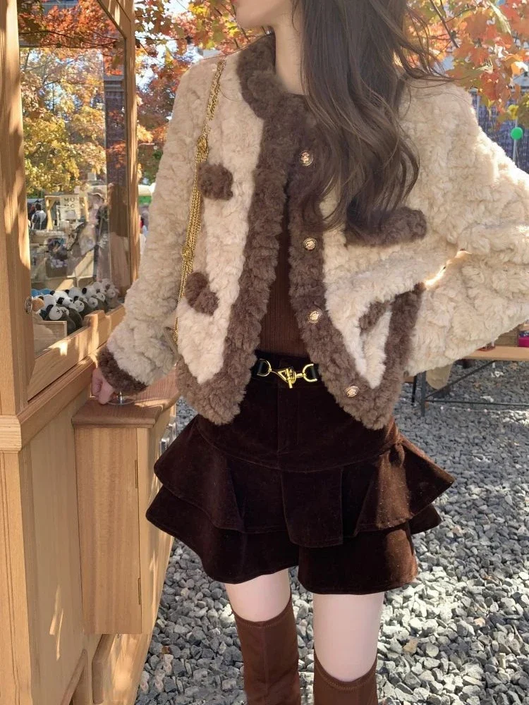 20234 Autumn and Winter Fashion New Women\'s Warm Commuter Warm Leather Jacket Integrated Lamb Fleece Color Blocked Short Jacket
