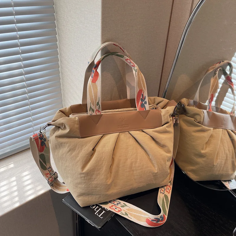 

2025 New Oversized Tote Bag for Women, Padded Quilted Cross-body Purse, Large Capacity Shoulder Bag, Comfy & Versatile