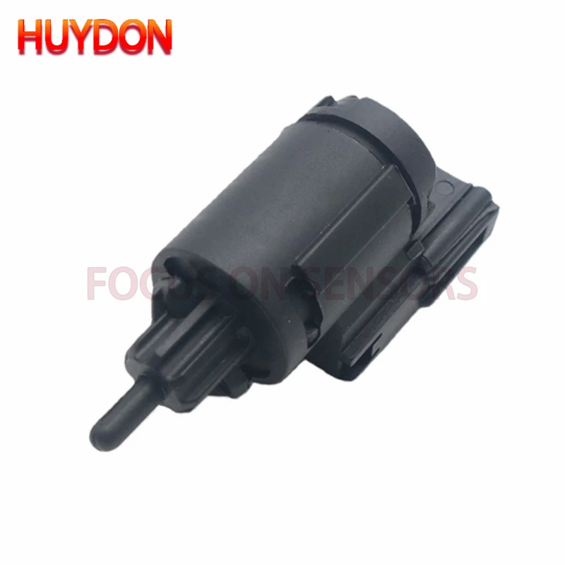 

Датчик освещения педали тормоза 1J0945511D для VW Golf, Lupo, Skoda Octavia Combi, Audi A2 (аналоги: 1J0945511B, 1J0945511, 1J0945511C, 1J0945511E)