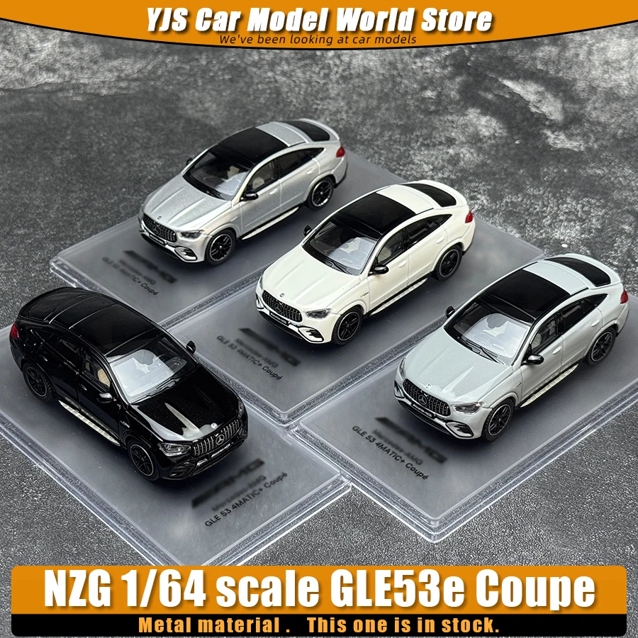 Model samochodu GLE53e Coupe w skali 1/64, idealny jako prezent świąteczny, element dekoracyjny lub do kolekcji prezentów świątecznych.
