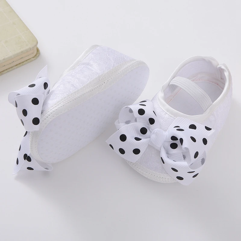 Chaussures de Princesse pour Bébé Fille de 0 à 12 Mois, Mignonnes et Plates Astronomiques avec Gros Nministériels d Papillon