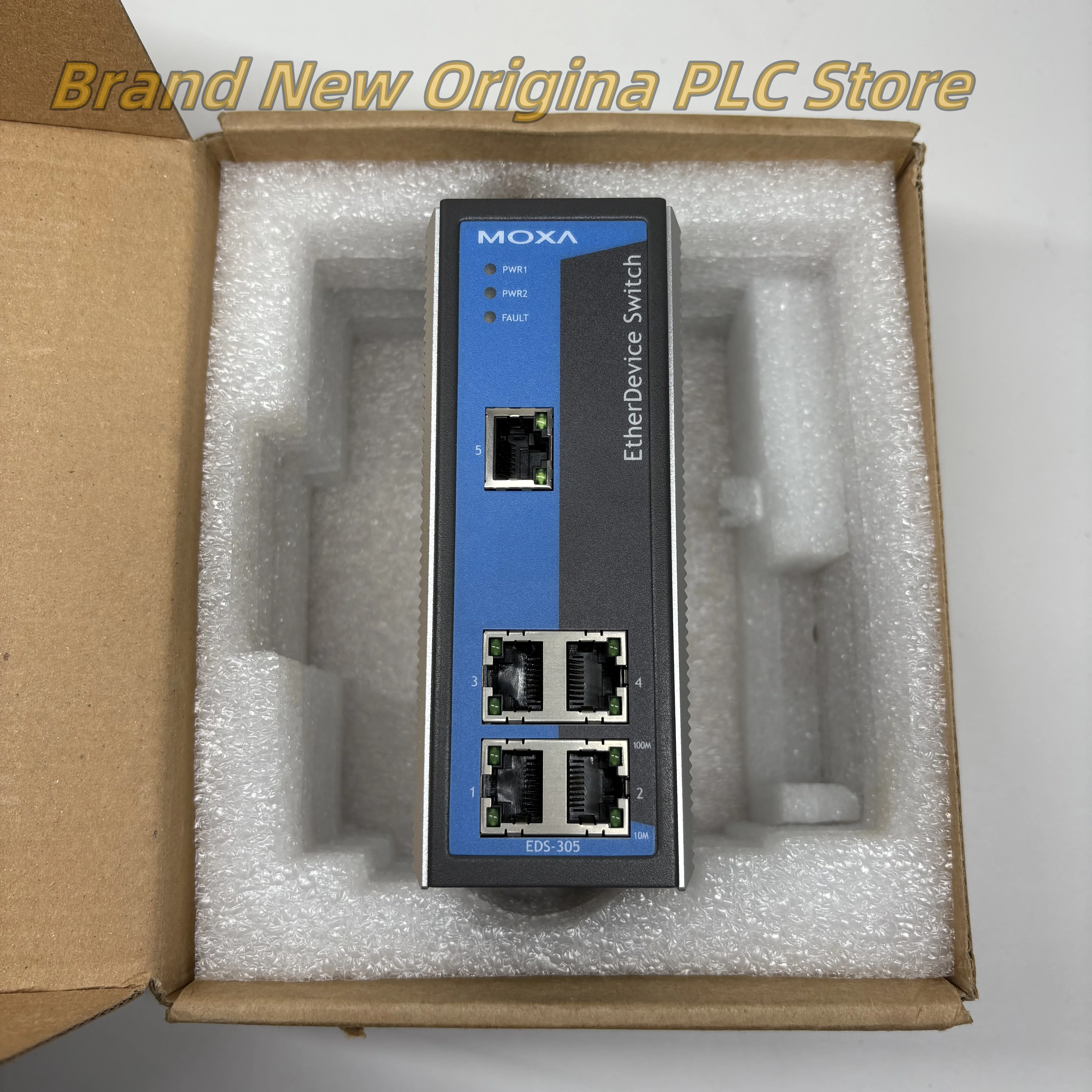 

Новый промышленный переключатель EtherDevice EDS-305 в коробке