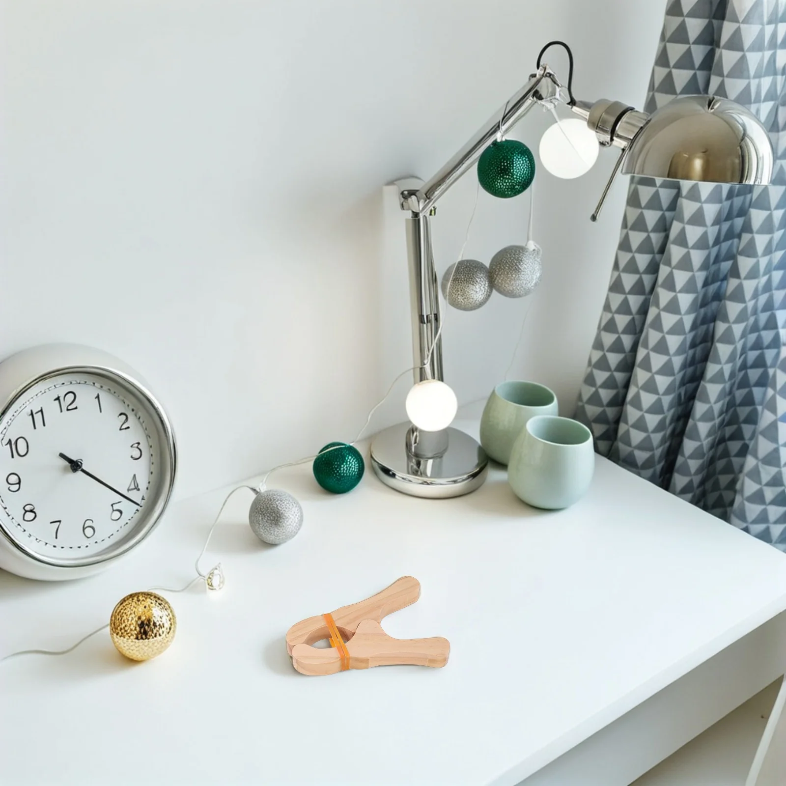 

5Pcs Wooden Play Clips Natural Smooth Finish Sturdy Design for Kids Fort Building Blanket Silk Clips Montessori Game Mat Holder