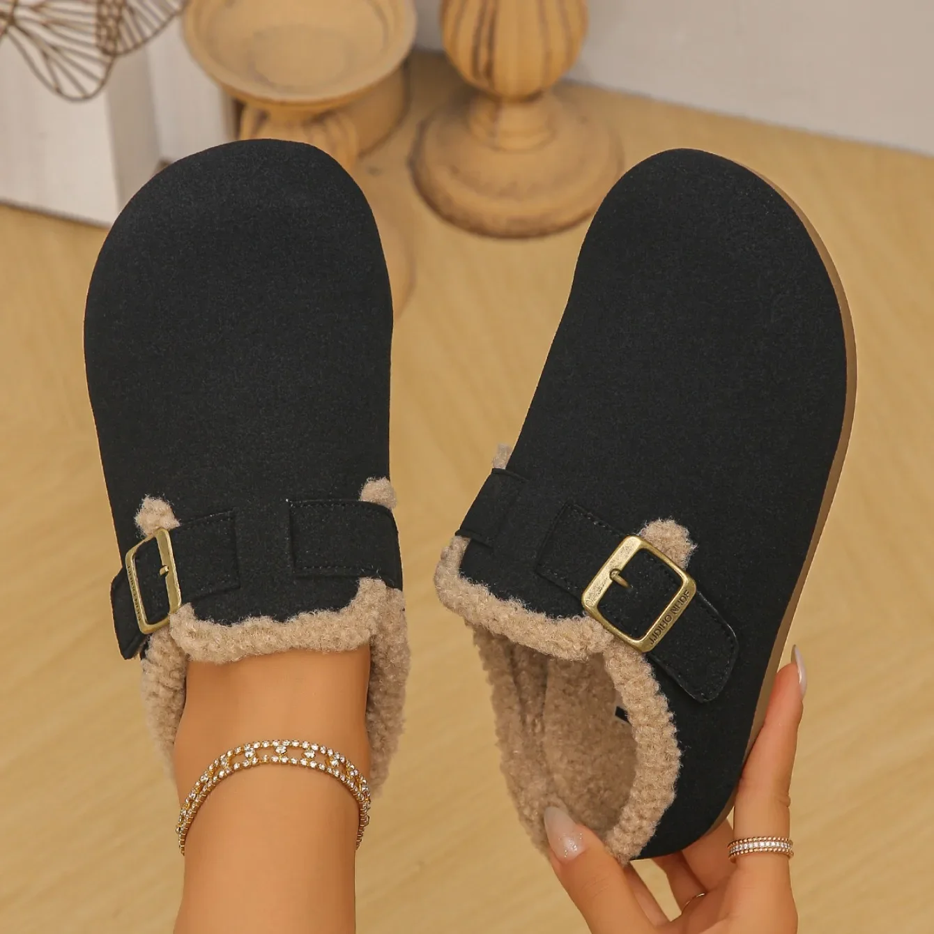 Designer-Freizeitschuhe für Damen, Winter-Hausschuhe aus Plüsch, Luxus-Damenschuhe, Modische Indoor-Fell-Slipper, Elegante Flache Schuhe in Großen Größen – Detail 9