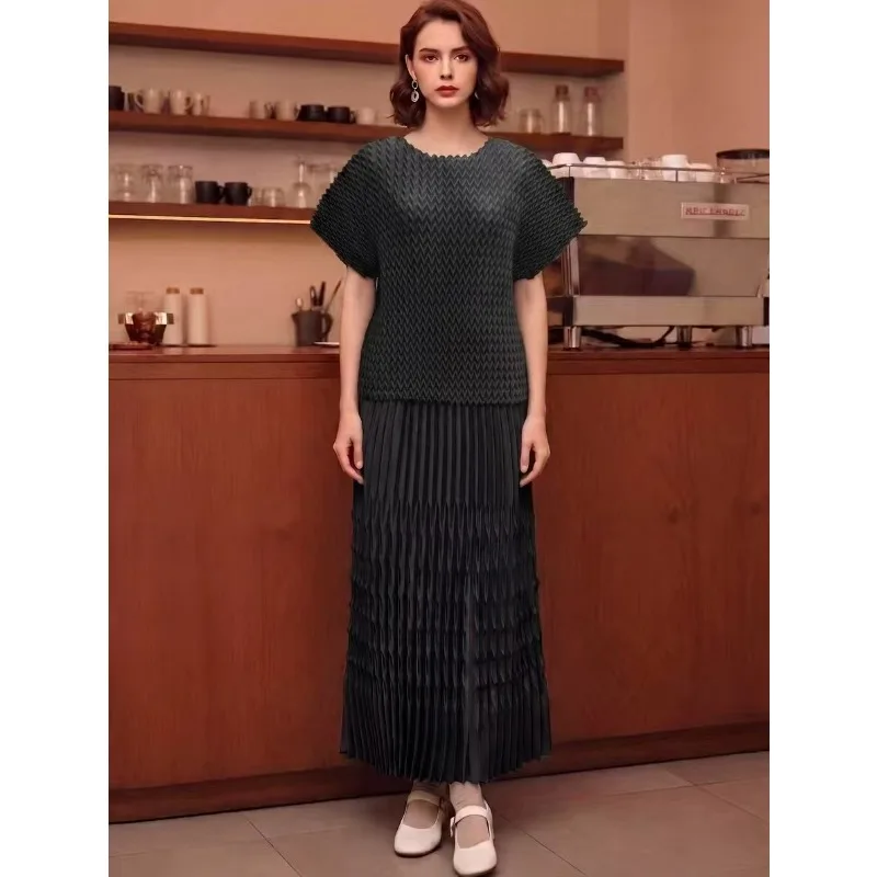  Pleated T-Shirt 2026 Summer New Casual Fish Scale Pleat Batwing Sleeve Solid Color Versatile High Elastic Fold Top Women