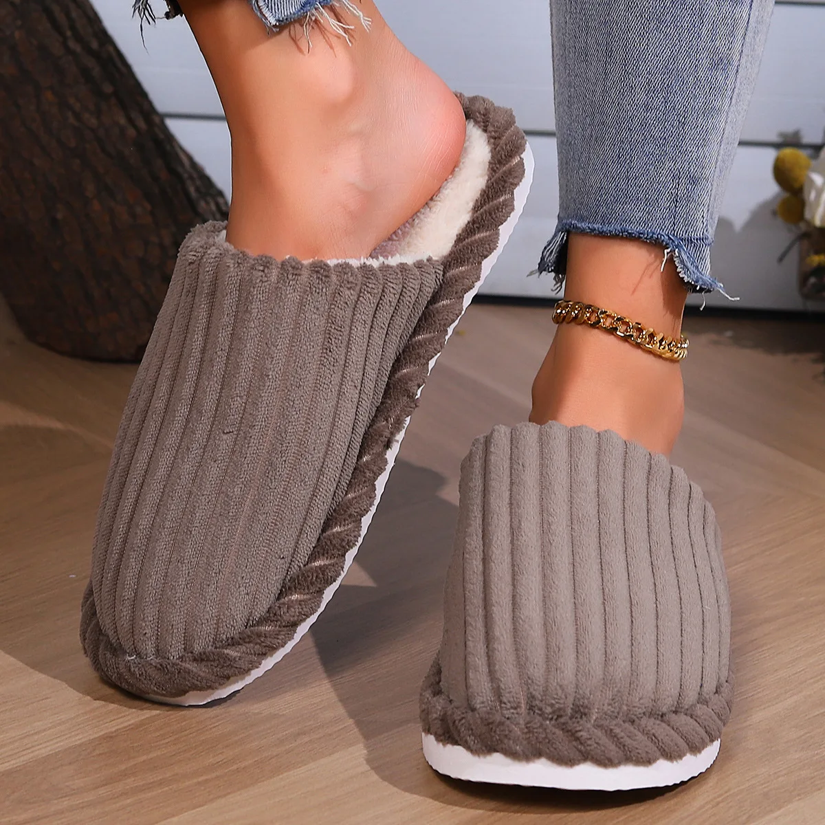 Winter Closed Toe Home Slippers Women Keep Warm Soft Sole Floor Slides Woman Comfortable Indoor Bedroom Cotton Slippers Couples