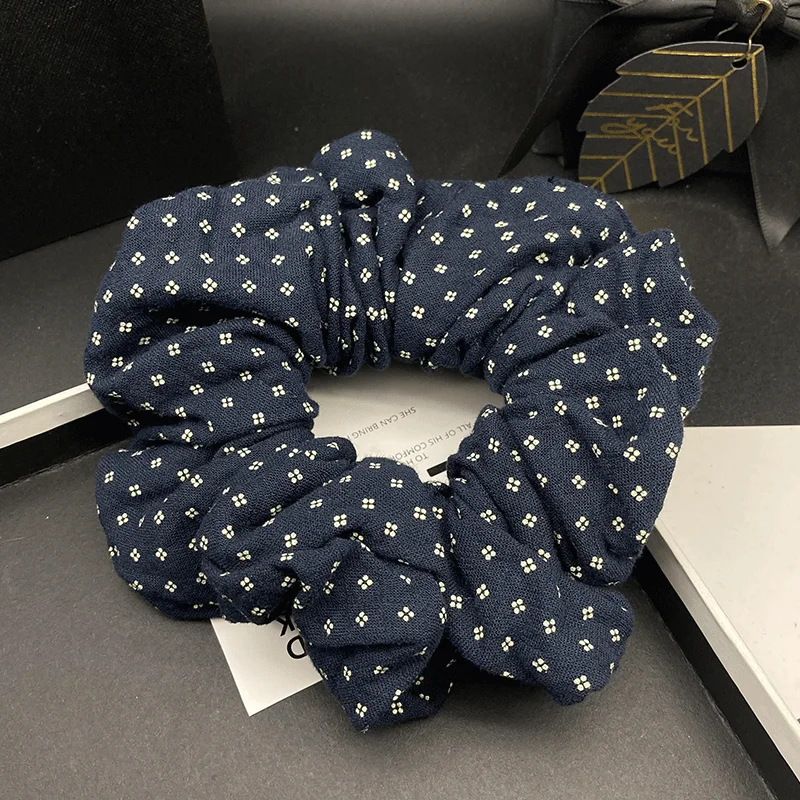 

Винтажная повязка для волос с цветочным узором, создающая ощущение роскоши и элегантности, универсальный аксессуар для волос для взрослых, модный аксессуар для причесок.