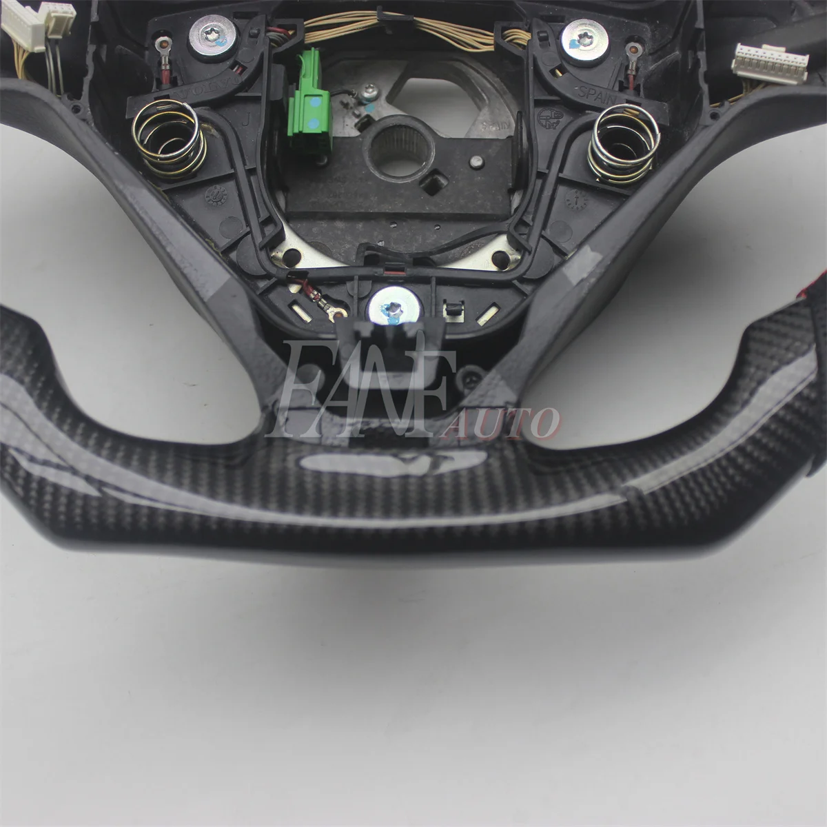 Replacement Real Carbon Fiber Steering Wheel with Leather for Volvo S60 2001-2009