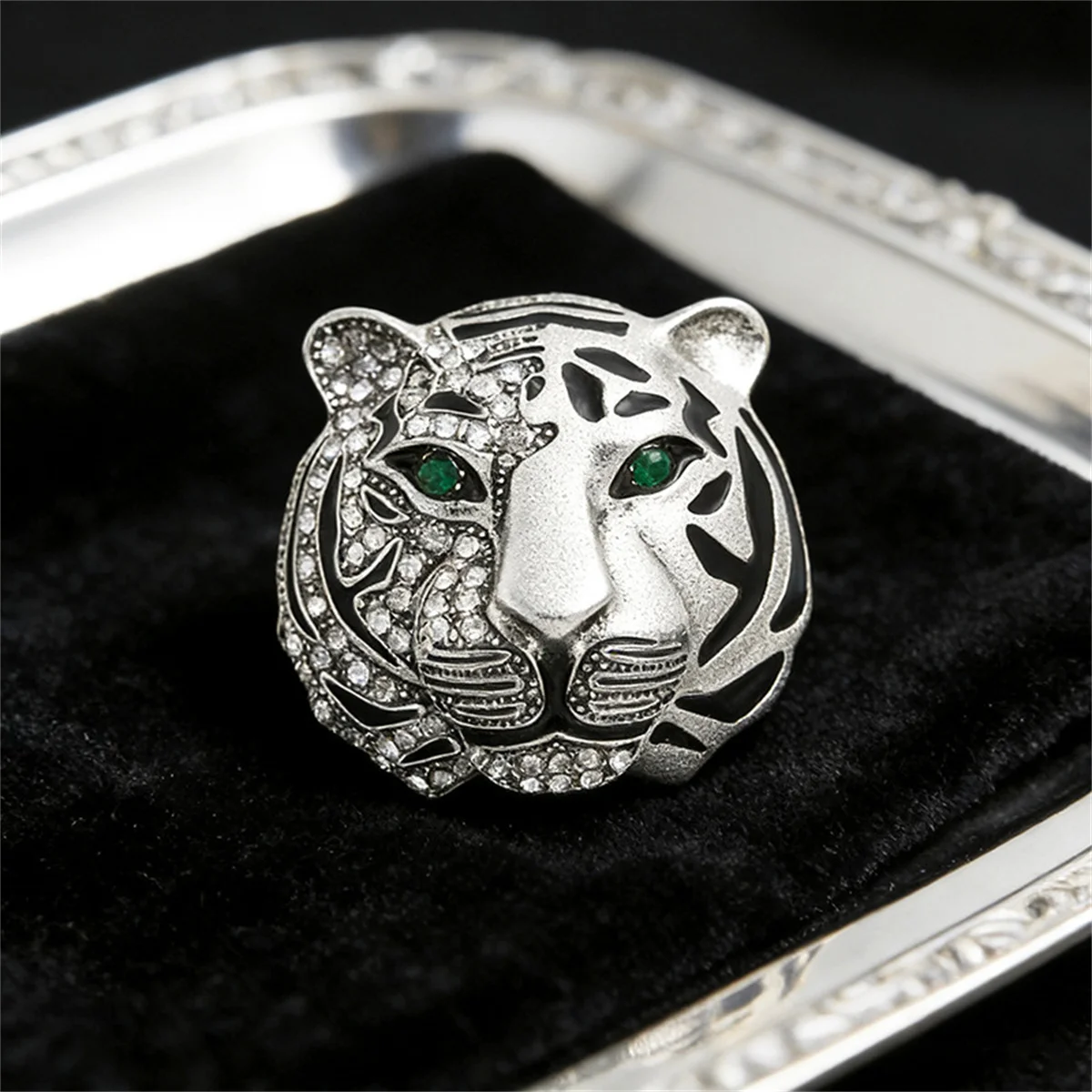 1Pc Domineering Retro Tiger Head Brooch Cool Punk Animal Pin Unique Personality Jewelry Accessories Party Birthday Gift Trend