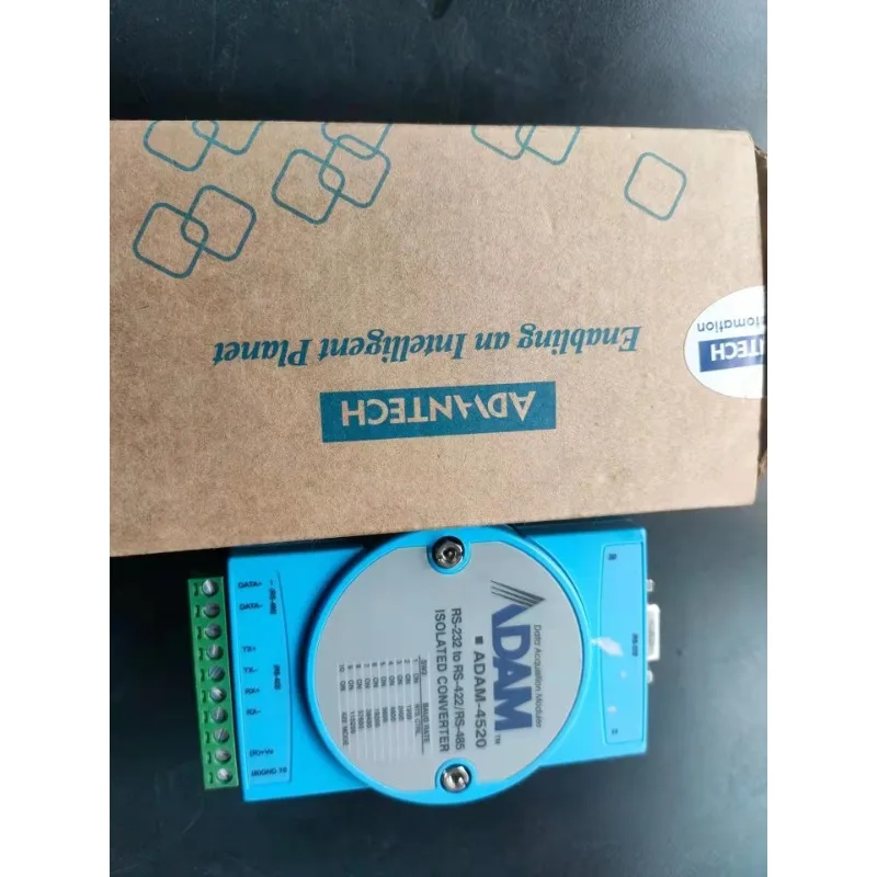 Moduł ADAM-4520 RS-232 na RS-422/485, nowa zdjęcie produktu.