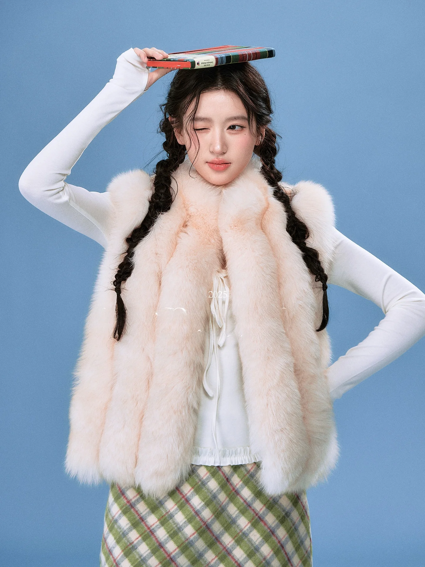 

OIOI E Winter ort Svel Меховой жилет с воротником-стойкой Женская верхняя одежда Молодежная зимняя коллекция Stand Fit 2025 года