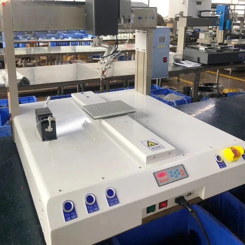 Saldatrice per PCB desktop a 5 assi con stazione di ferro robotica automatica a testa singola