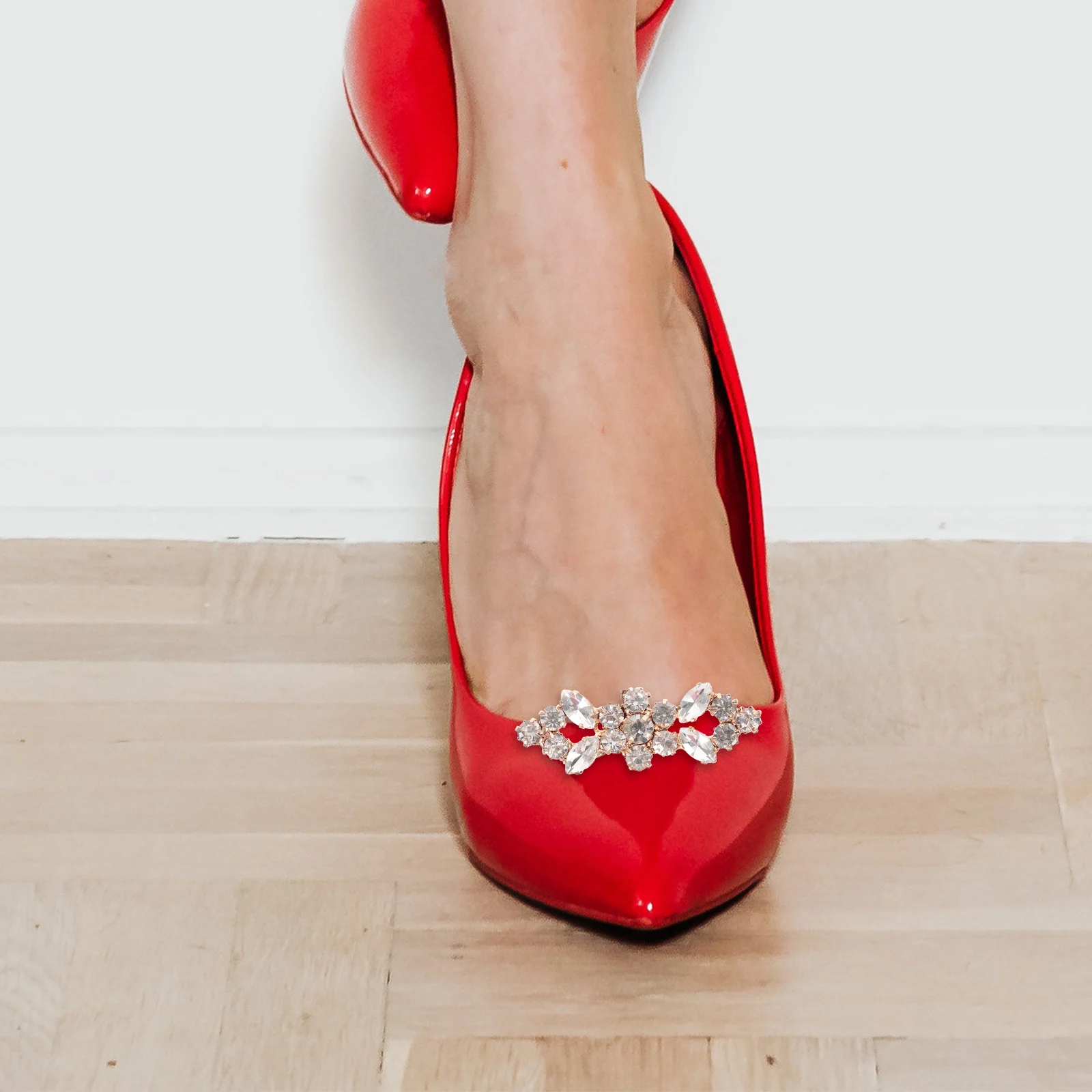 

2Pcs Water Drill Shoe Clips Sparkly Rhinestone Bridal Decorations Wedding Party Shoe Charms for Pumps Flats Boots