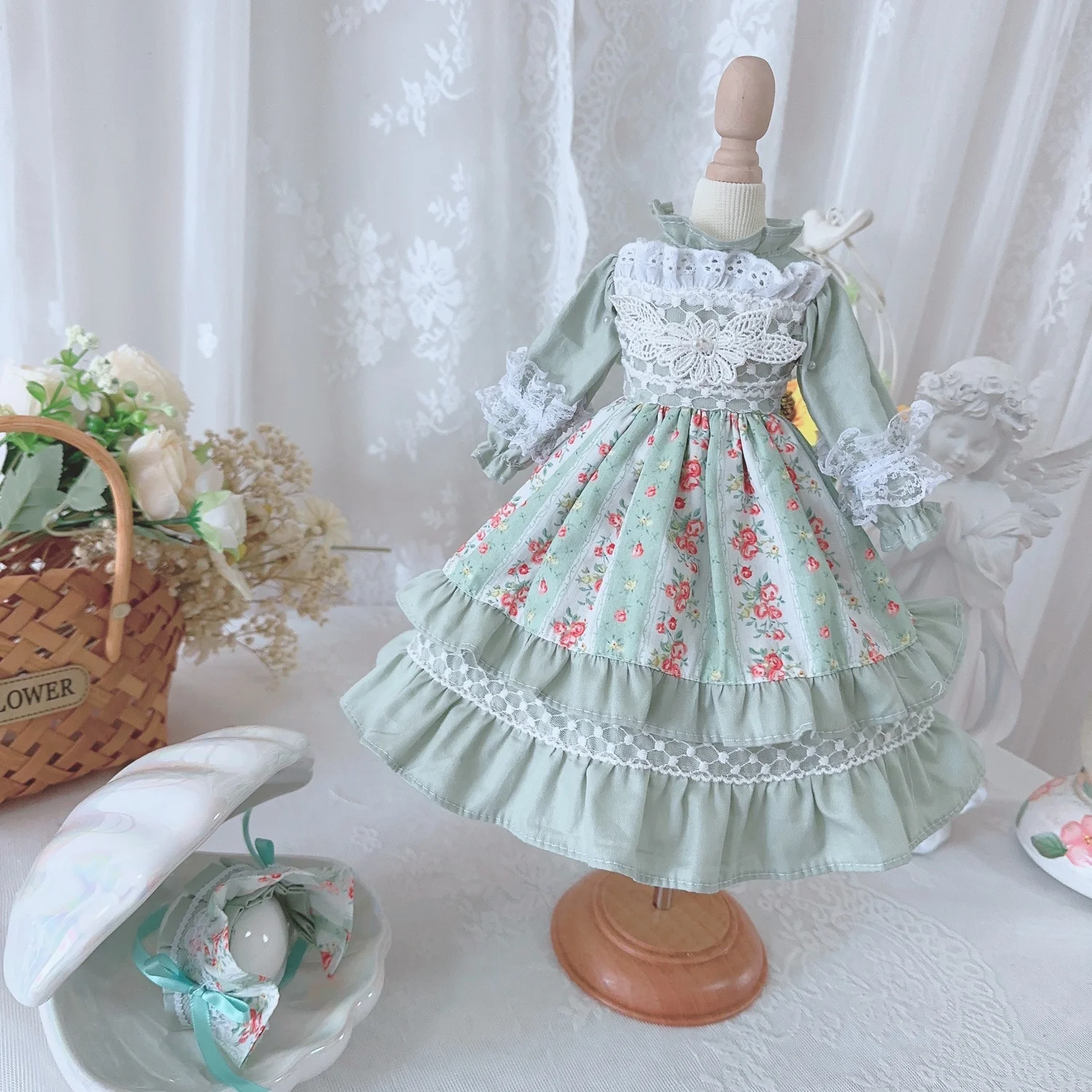 BJD Doll Clothes Suitable for 1/3 1/4 size Long sleeved floral skirt lace dress Doll Accessories (skirt + headdress)