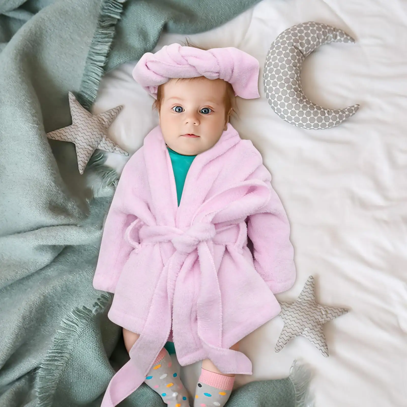 ผ้าขนหนูแตงกวาเสื้อคลุมอาบน้ําสําหรับทารกแรกเกิดการถ่ายภาพ Prop ทารกขนแกะปะการังนุ่มสบายเป็นมิตรกับผิวผ้าฝ้ายยืดหยุ่น