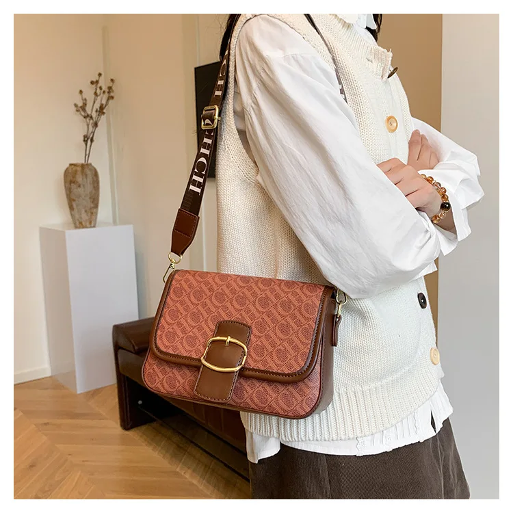 حقيبة كروس نسائية أنيقة مع حزام عريض، تصميم طلاء رذاذ ملون، محفظة كتف مربعة صغيرة للنساء