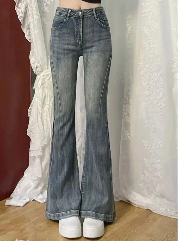 

Джинсы Bootcut, женские пряные девушки, серия, осенняя женская камуфляжная спецодежда, несколько плиссированных драпировок, шикарные боковые заклепки, украшение