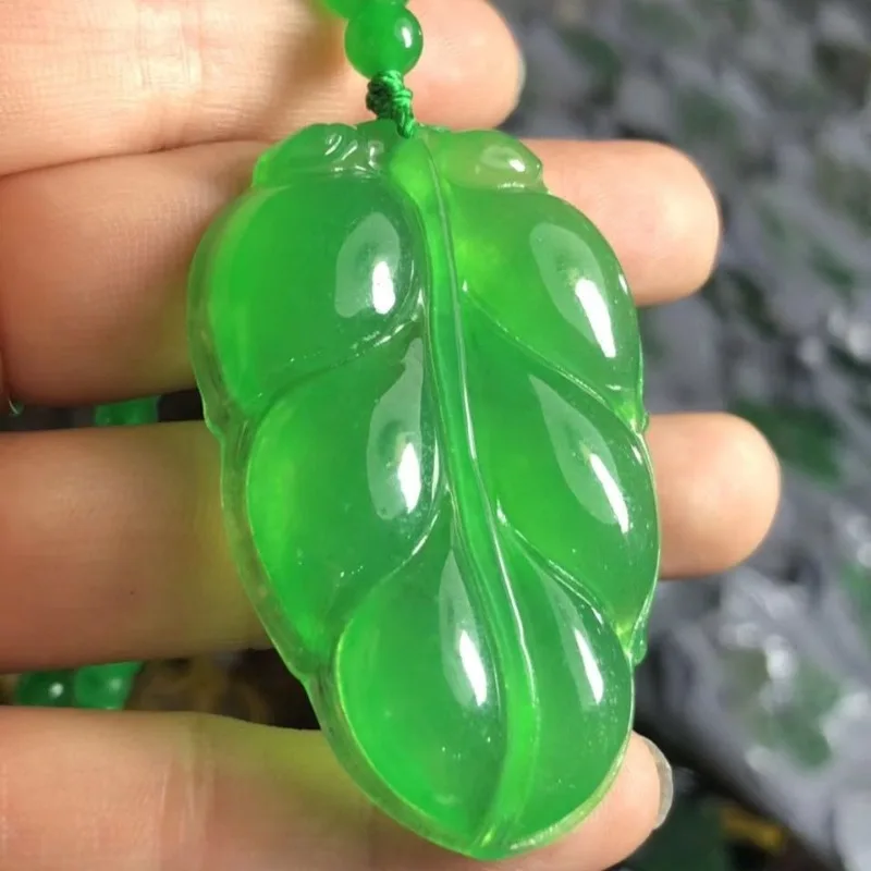 

Ice Leaf Pendant, Stylish Simple Men's and Women's Necklaces