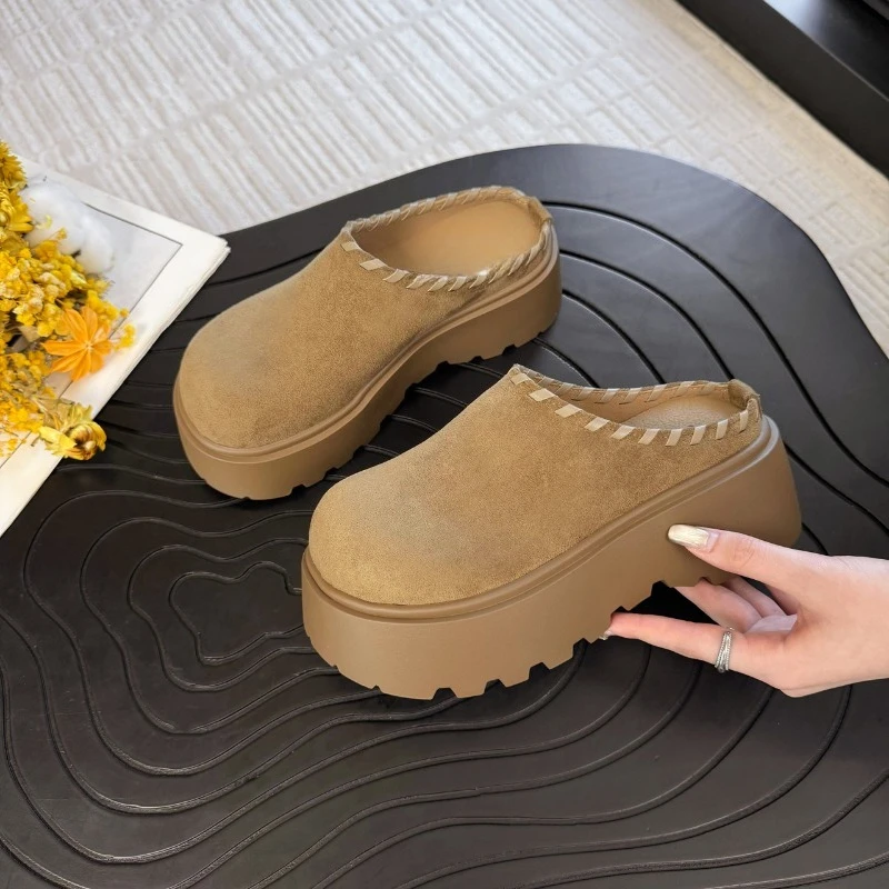 ΠΠΎΠ΄Π½ΡΠ΅ ΡΠ°ΠΏΠΎΡΠΊΠΈ Π½Π° ΠΏΠ»Π°ΡΡΠΎΡΠΌΠ΅, ΠΎΡΠ΅Π½Π½ΠΈΠ΅ Π½ΠΎΠ²ΡΠ΅ Π½Π΅ΡΠΊΠΎΠ»ΡΠ·ΡΡΠΈΠ΅ ΠΈΠ·Π½ΠΎΡΠΎΡΡΠΎΠΉΠΊΠΈΠ΅ ΡΠ°ΠΏΠΎΡΠΊΠΈ Ρ ΠΊΡΡΠ³Π»ΡΠΌ Π½ΠΎΡΠΊΠΎΠΌ ΠΈ Π³Π»ΡΠ±ΠΎΠΊΠΈΠΌ Π²ΡΡΠ΅Π·ΠΎΠΌ Π½Π° ΡΡΠ΅Π΄Π½Π΅ΠΌ ΠΊΠ°Π±Π»ΡΠΊΠ΅ ΠΠΎΠ΄Π½ΡΠ΅ ΡΠ°ΠΏΠΎΡΠΊΠΈ Π½Π° ΠΏΠ»Π°ΡΡΠΎΡΠΌΠ΅, ΠΎΡΠ΅Π½Π½ΠΈΠ΅ Π½ΠΎΠ²ΡΠ΅ Π½Π΅ΡΠΊΠΎΠ»ΡΠ·ΡΡΠΈΠ΅ ΠΈΠ·Π½ΠΎΡΠΎΡΡΠΎΠΉΠΊΠΈΠ΅ ΡΠ°ΠΏΠΎΡΠΊΠΈ Ρ ΠΊΡΡΠ³Π»ΡΠΌ Π½ΠΎΡΠΊΠΎΠΌ ΠΈ Π³Π»ΡΠ±ΠΎΠΊΠΈΠΌ Π²ΡΡΠ΅Π·ΠΎΠΌ Π½Π° ΡΡΠ΅Π΄Π½Π΅ΠΌ ΠΊΠ°Π±Π»ΡΠΊΠ΅