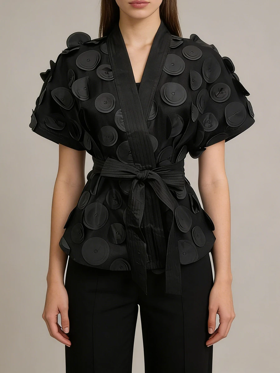 VGH Zwart Chic Gesplitst 3D Ronde Decoratie Shirt voor Vrouwen V-hals Korte Mouw Patchwork Lace Up Avondblouses Vrouwelijke Nieuw