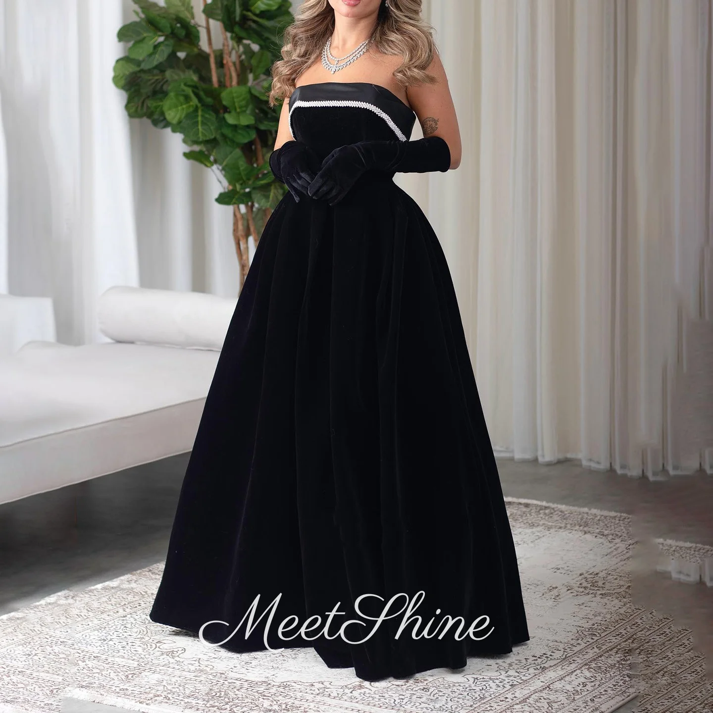 

Luxury Black Strapless A-Line Beaded Evening Dresses Modern Sweep Train with Glove velvet Saudi Arabia Wedding Dress Customized