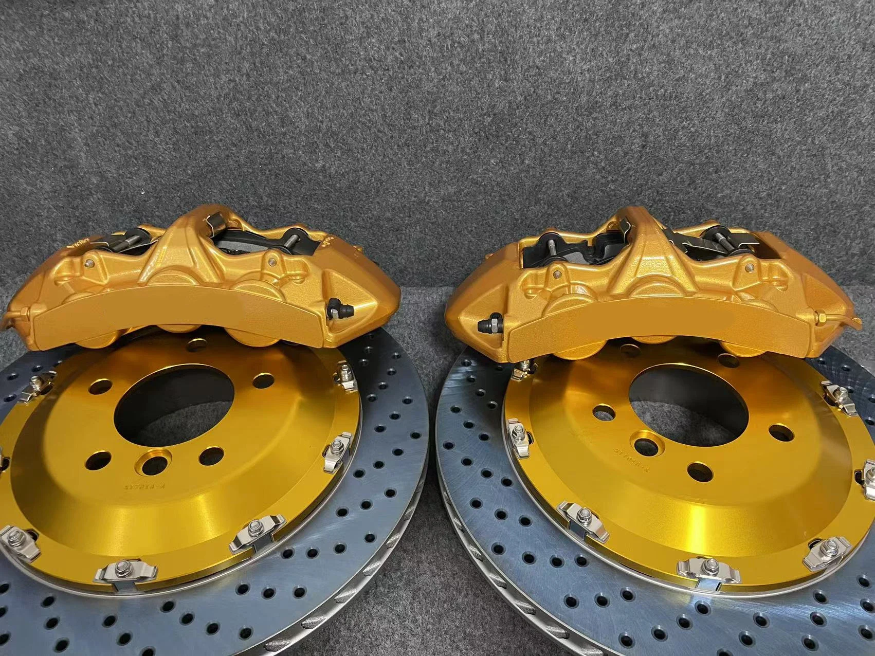 ترقية مجموعة الفرامل الكبيرة 6 مكابس الفرامل الفرجار ل ايسوزو d'max 2022 6 بيستونز مجموعة الفرامل لسلسلة f