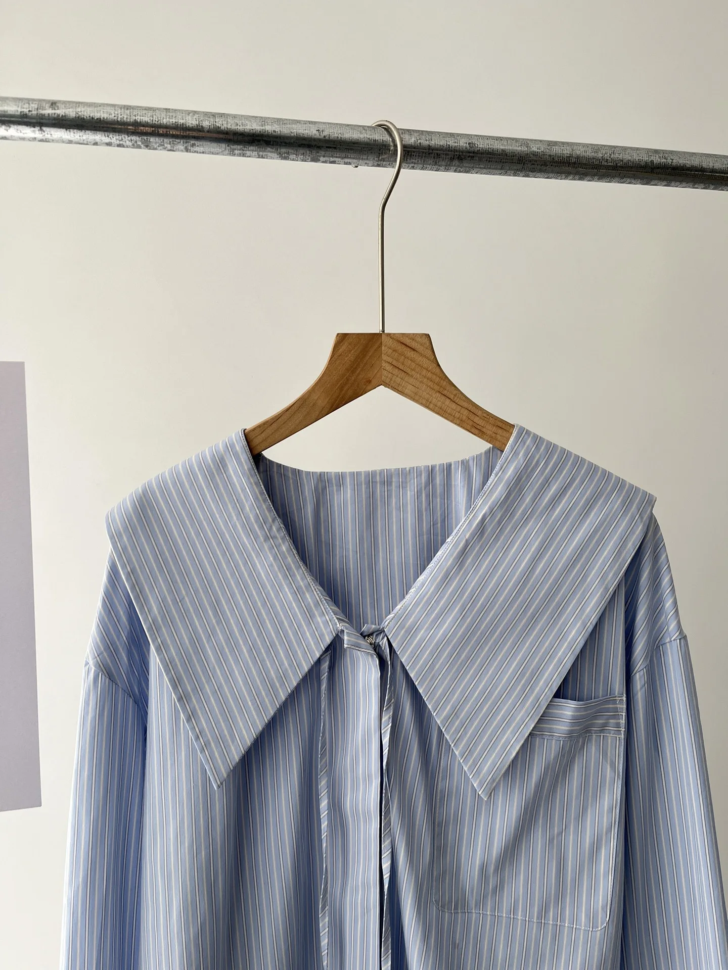 เสื้อเชิ้ตคอตุ๊กตาผ้าฝ้ายลายสีฟ้าผู้หญิงฤดูใบไม้ผลิหวาน Girly College เสื้อ 077-0340