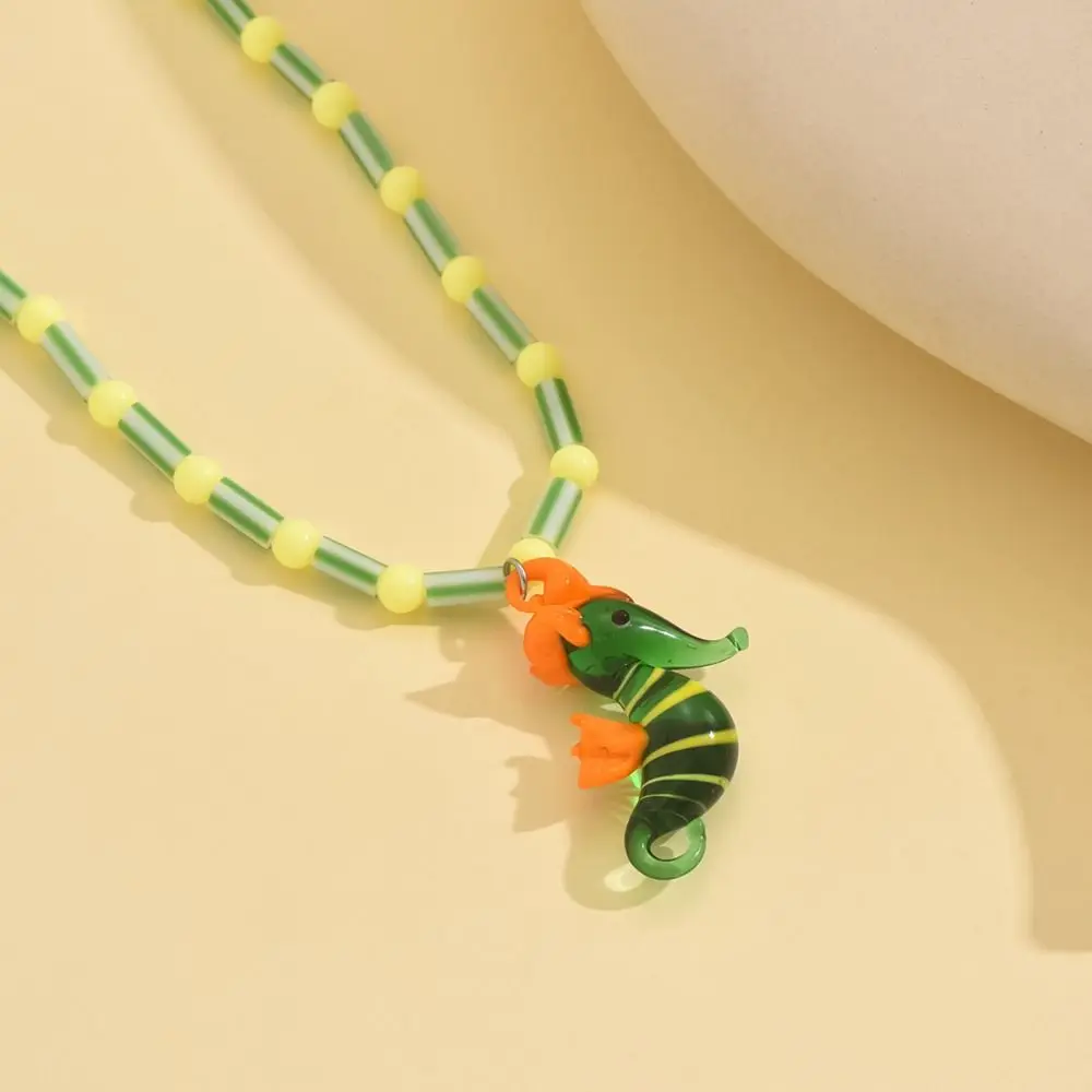 Tropical Island Charm Fish Necklace Colorful Glass Fun Ocean Seahorse Pendant Clavicle Chain Vacation Style Beaded Necklace