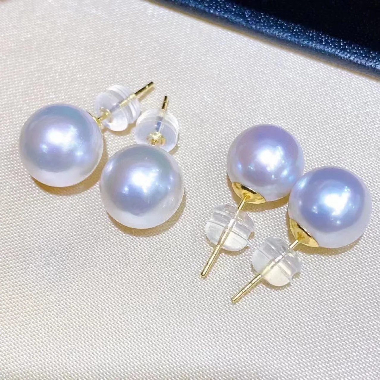 Beautiful AAAA 8-9mm 9-10mm 10-11mm 11-12mm natural South Sea round light bulb pearl earrings 18k/AU750 gold+platinum