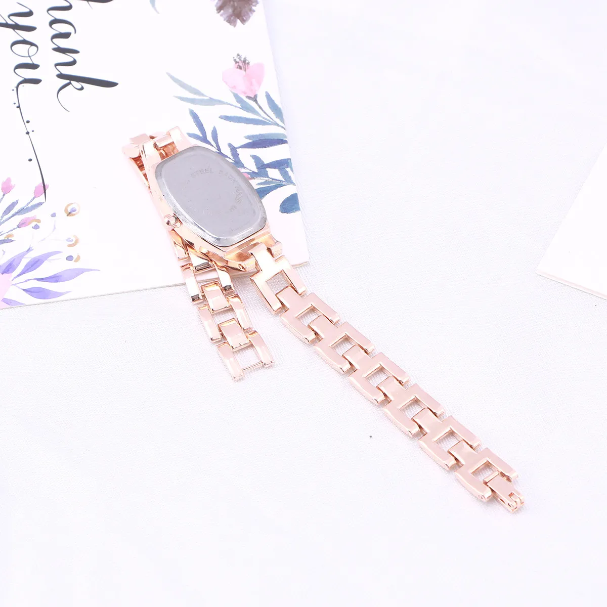 Quartz Movement Watch Wrist Watch For Women Elegant Noble Design Face Fashionable