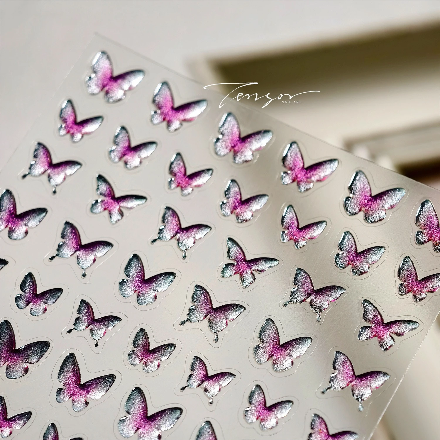 Schicke romantische lila rosa Schmetterling allmähliche Flügel Insekt zarte verträumte charmante selbstklebende Nail Art Aufkleber Maniküre Aufkleber