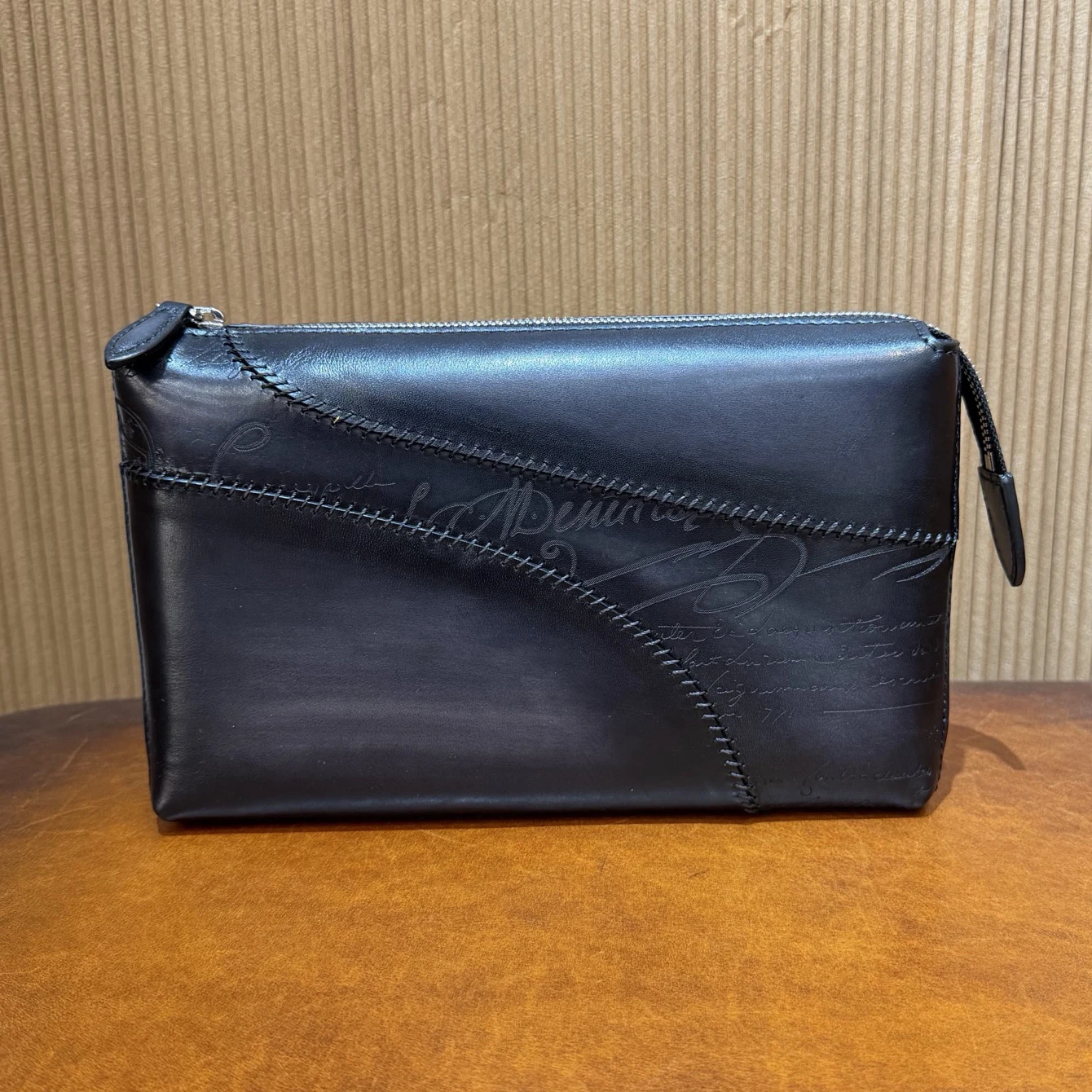 DIMY 2026 New Classic Hand Rubbing Book French to Color Conversion Leather Multi functional Handbag for Men