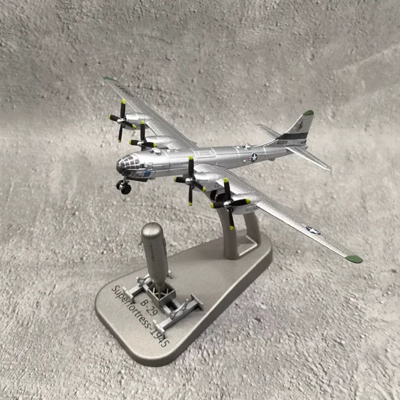 Diecast Alloy 1:300 Scale 1945 B29 B-29 USAF Superfortress Air Fortress Bomber Simulation Airplane Aircraft Model Toy のおすすめレビュー