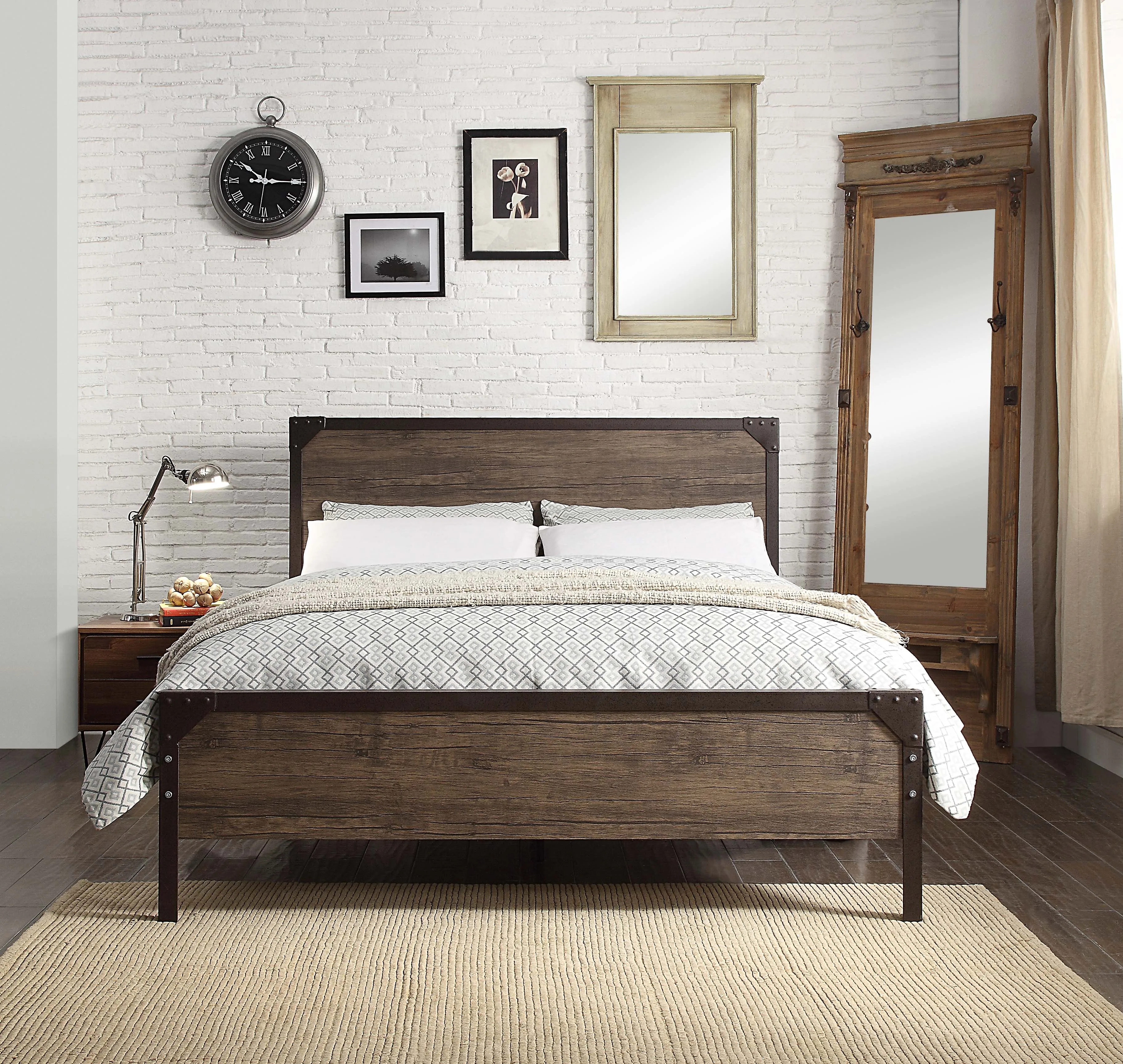 yh-Industrial Rusty Angle Iron Metal Bed Design with EUDR MDF Board Wood Metal Frame Antique Bed Cast Iron！