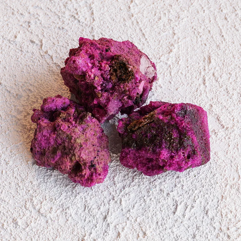 Natural Crystal Ruby Red Corundum Mineral Specimen Aromatherapy Diffuser Stone Crystal Craft Home Decor Fish Tank Aquascape Rock