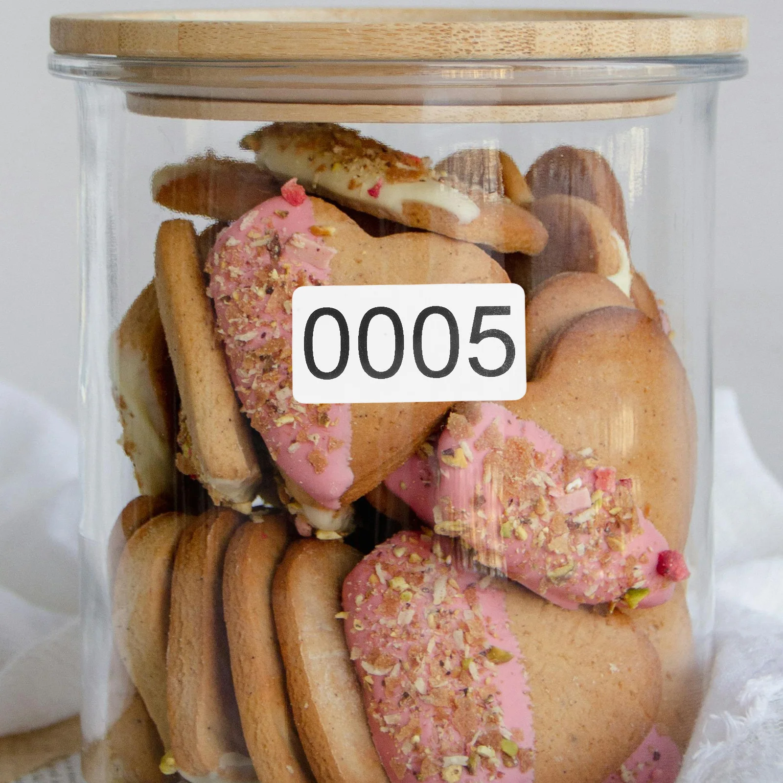 

1 рулон этикеток с городскими номерами 0001-1000, прямоугольные самоклеящиеся наклейки для организации хранения файлов управления инвентарью