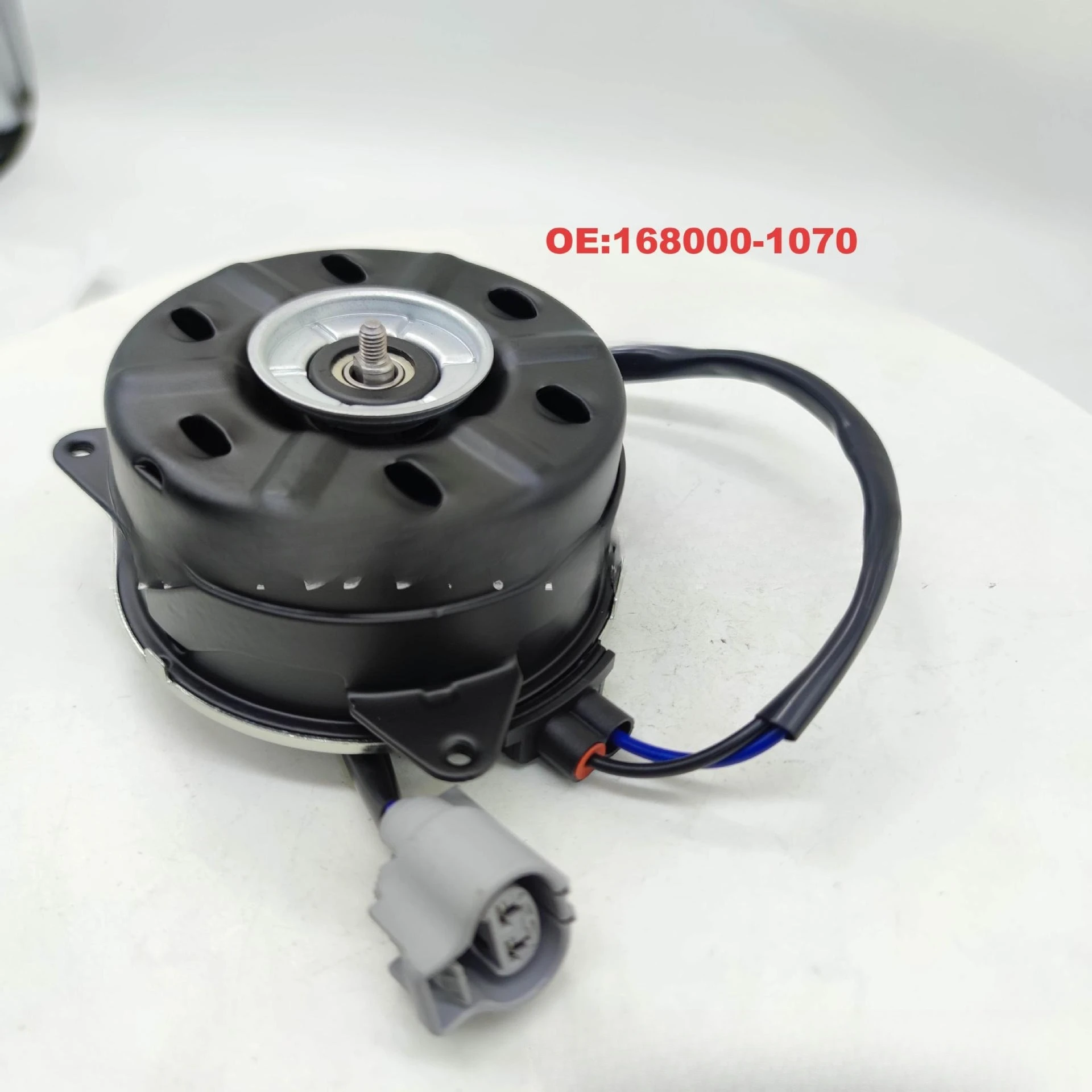 moteur-de-ventilateur-de-refroidissement-de-pieces-automobiles-168000-1070