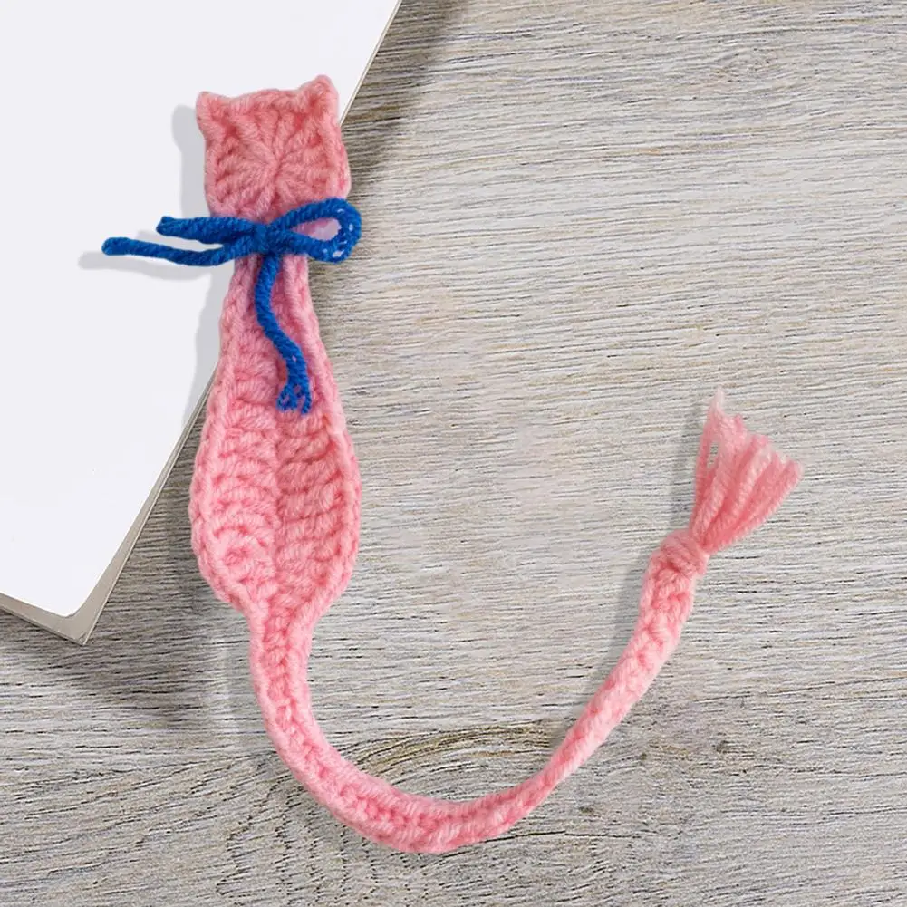 Cat Bookmarker Handmade Crochet Cat Bookmark with Bright Color Bowknot Decor Fine Workmanship Page Marker Knitting Book Clip