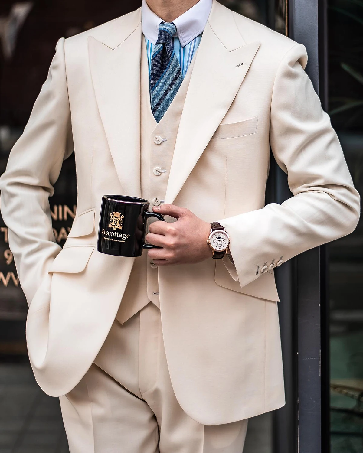 Trajes de boda clásicos para hombre, esmoquin de solapa de pico ajustado para novio, chaqueta de 3 piezas, chaleco con pantalones, disfraz