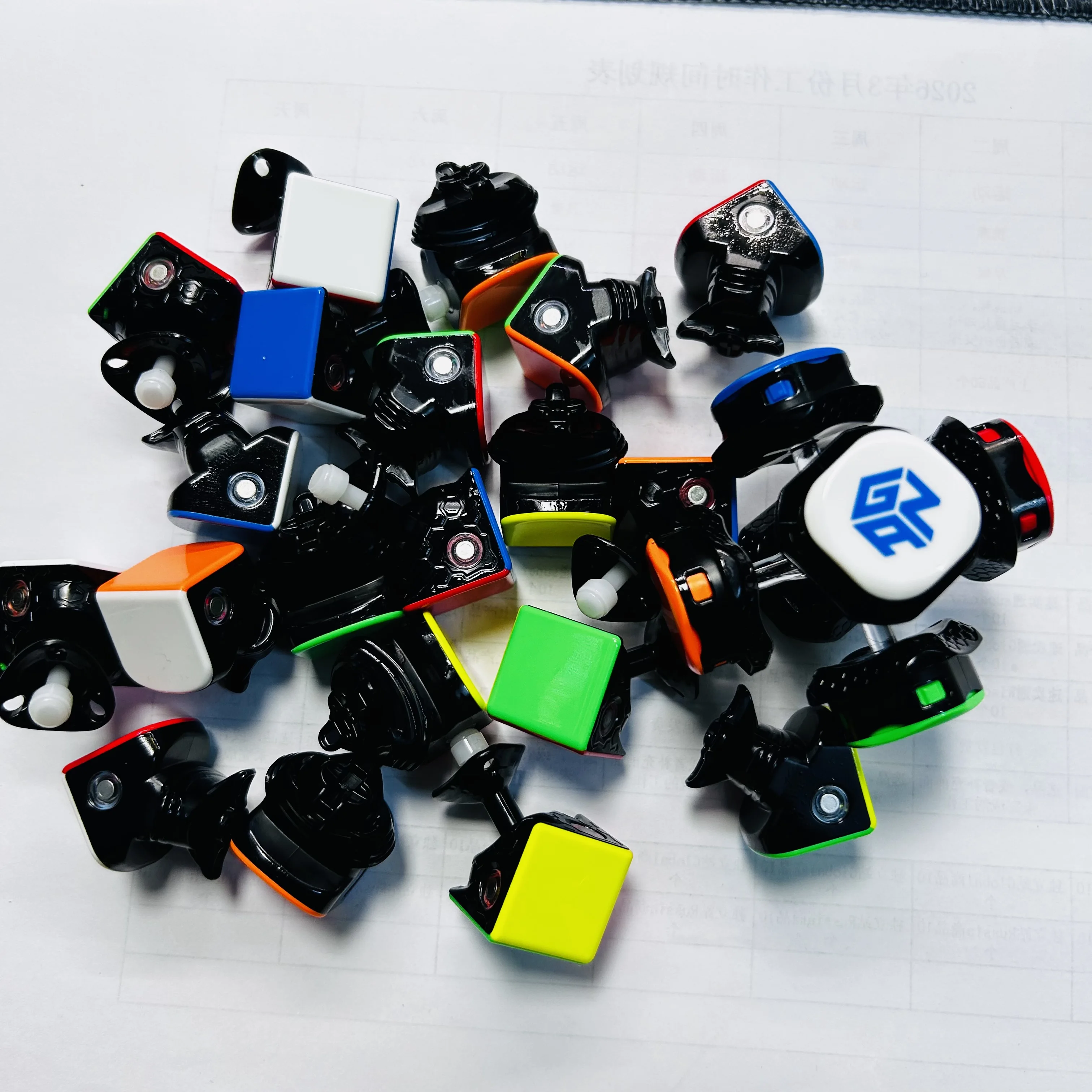 

Запасные части Gan V100 Maglev UV 3x3: угловой блок, центральная ось, блок для краевого крепления