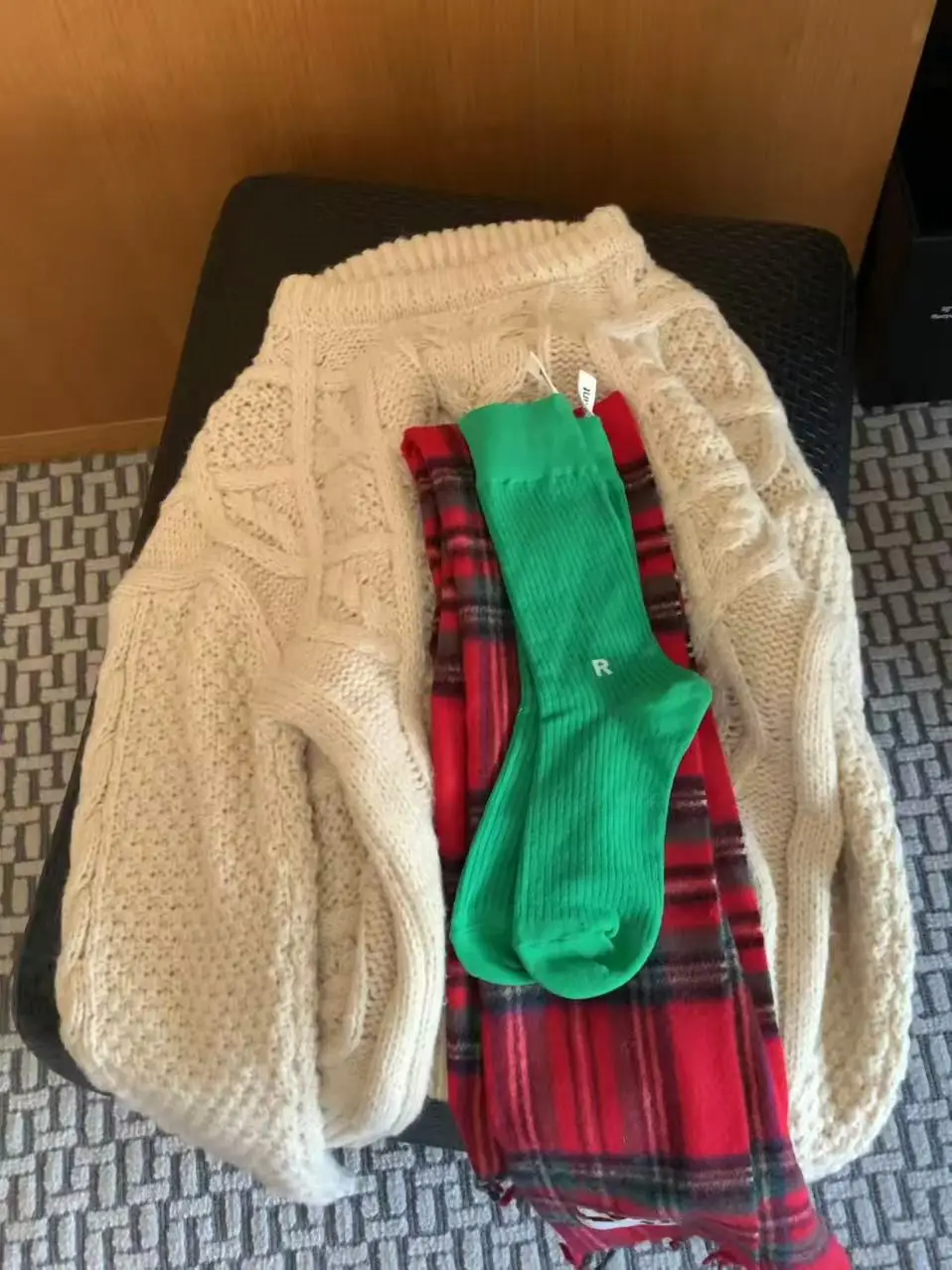 

Мягкий уютный винтажный женский вязаный свитер крупной вязки с ретро-узелками, свободного кроя, повседневный, на зиму, с V-образным вырезом