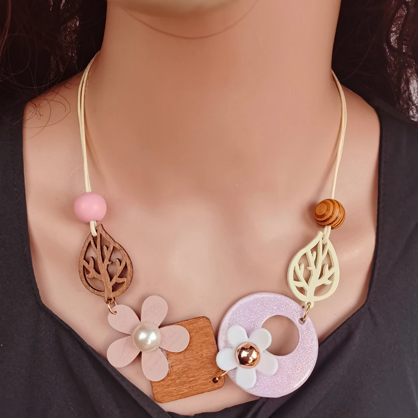 Vintage Ethnic Geometric Wooden Bib Necklace Women Wood Leaves Flower Collar Handmade Adjustable Choker Long Necklaces Pendants