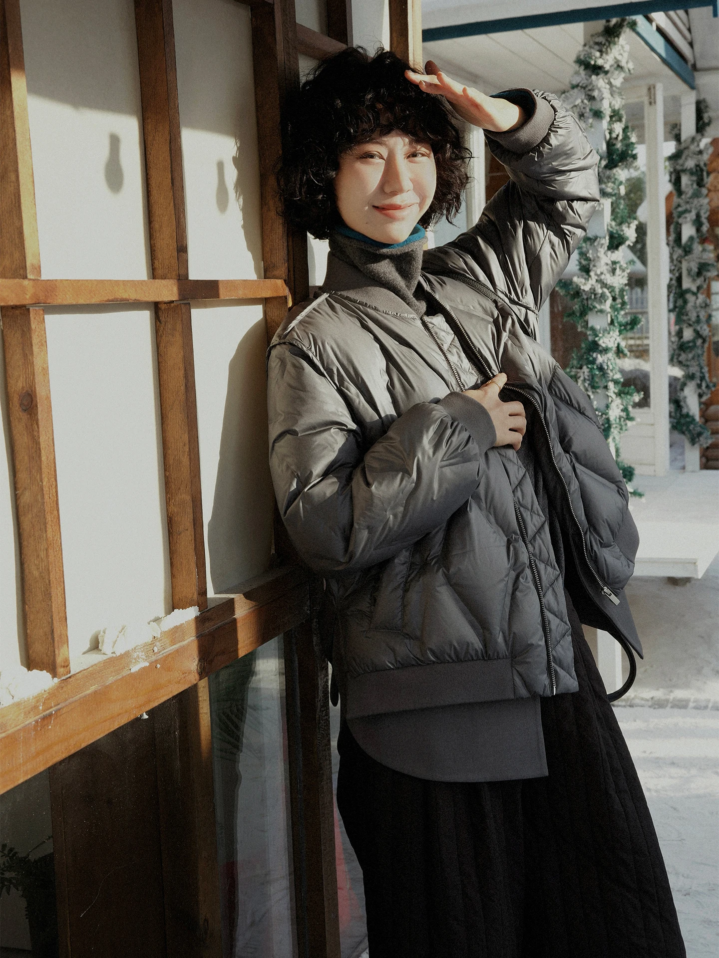 

Зимняя женская куртка-пуховик TT Pearl Kiss, новая теплая верхняя одежда, черная, с воротником-стойкой и стразами