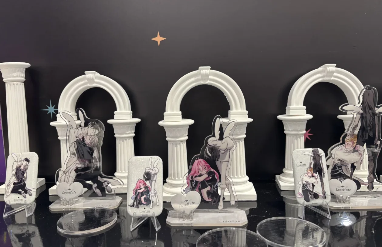 2025 new Alien stage Love hate Acrylic stand san yue shou official original merchandise - Image 3