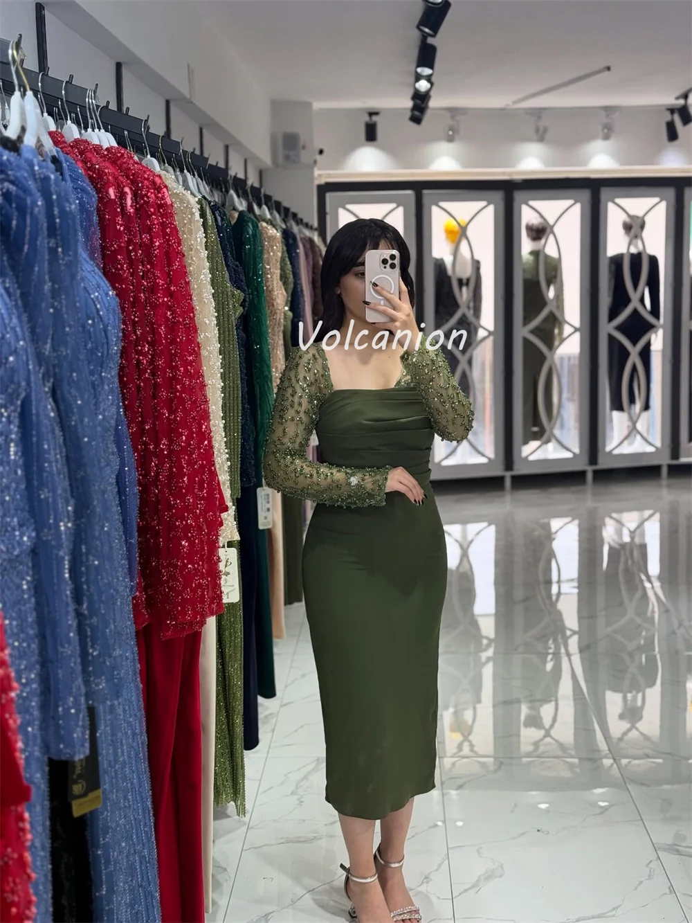 カスタマイズされた高品質スパークルジャージプリーツラインストーンビーズストレートスクエアネックティーレングスドレスオーダーメイドオケージョンドレス